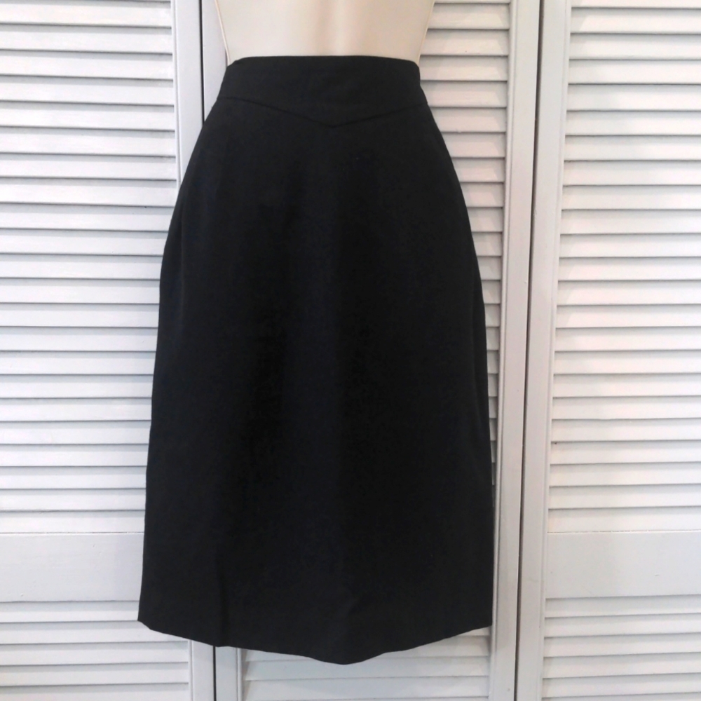 80s/90s black pencil skirt, basque waistband, size S